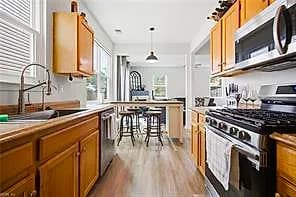 17 Camellia LN, HAMPTON VA 23663 thumb 8