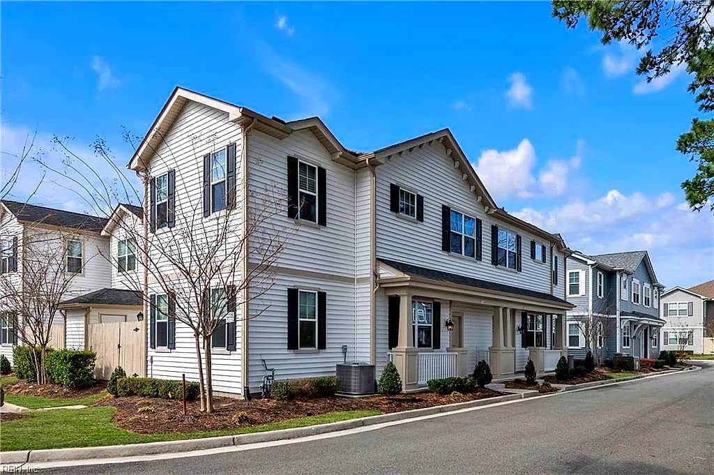 5114 Cora Anne LN, VIRGINIA BEACH VA 23455 - Main photo