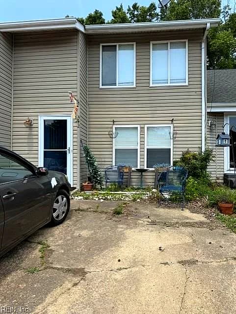 342 Falling LN, VIRGINIA BEACH VA 23454 - Main photo