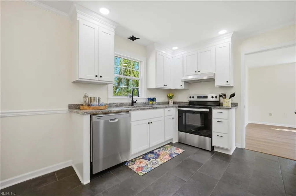8157 Glass RD, HAYES VA 23072 thumb 12