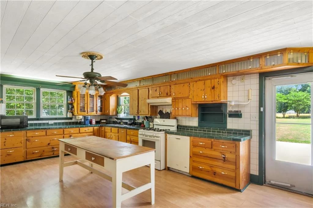 10803 Smiths Neck RD, CARROLLTON VA 23314 thumb 6