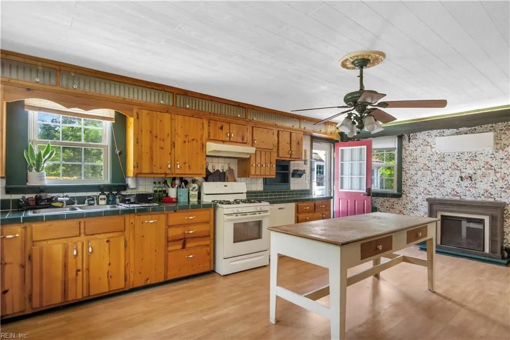 10803 Smiths Neck RD, CARROLLTON VA 23314 thumb 8