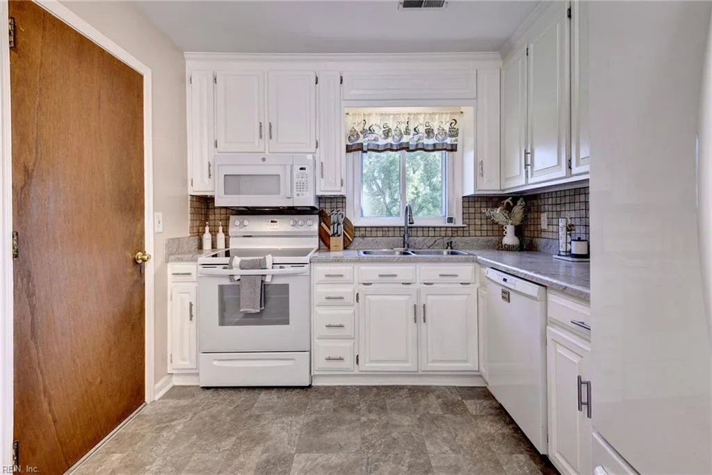 113 Virginia DR, NEWPORT NEWS VA 23602 thumb 12