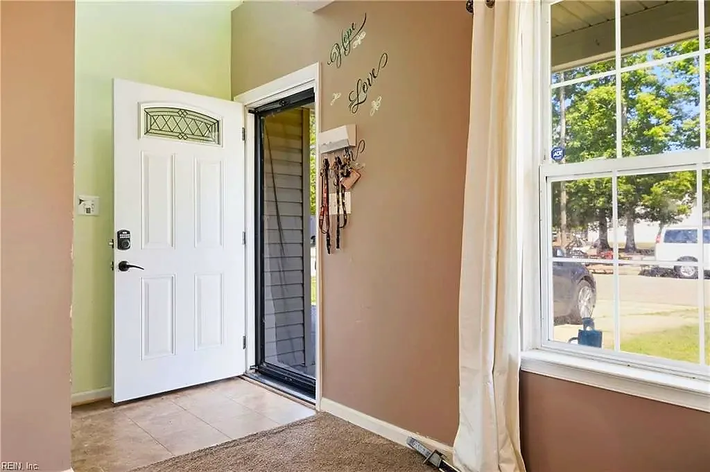 724 Kings Ridge DR, NEWPORT NEWS VA 23608 - Photo 5