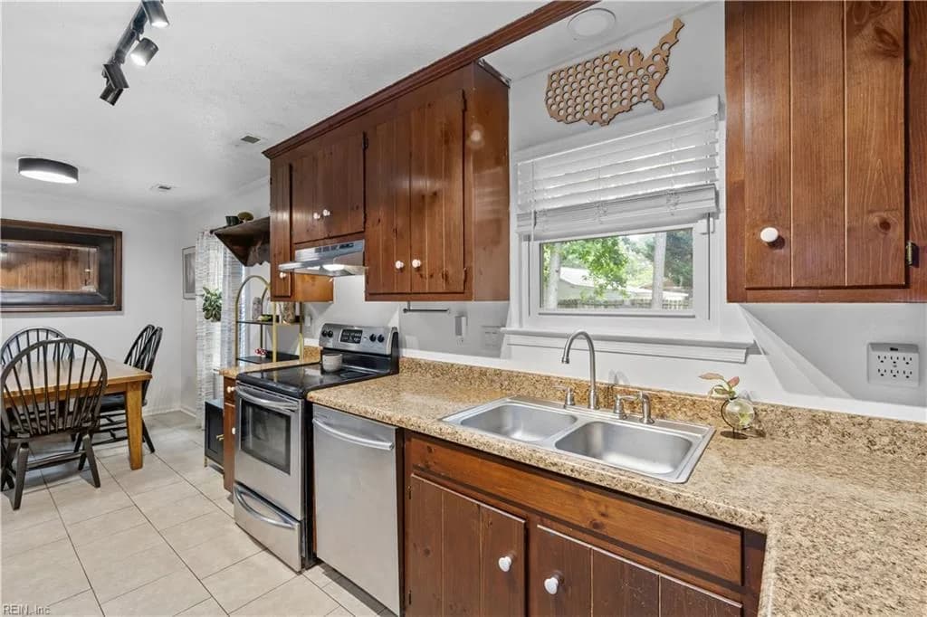 695 Chatsworth DR, NEWPORTNEWS VA 23601 thumb 11