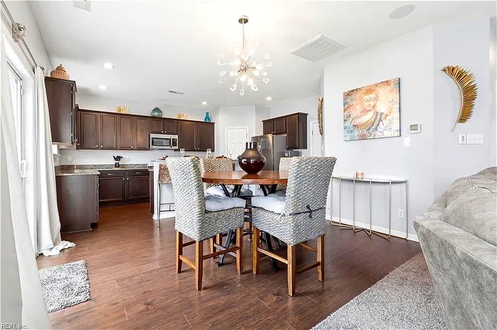 19 Ravenscroft LN, HAMPTON VA 23669 - Photo 4