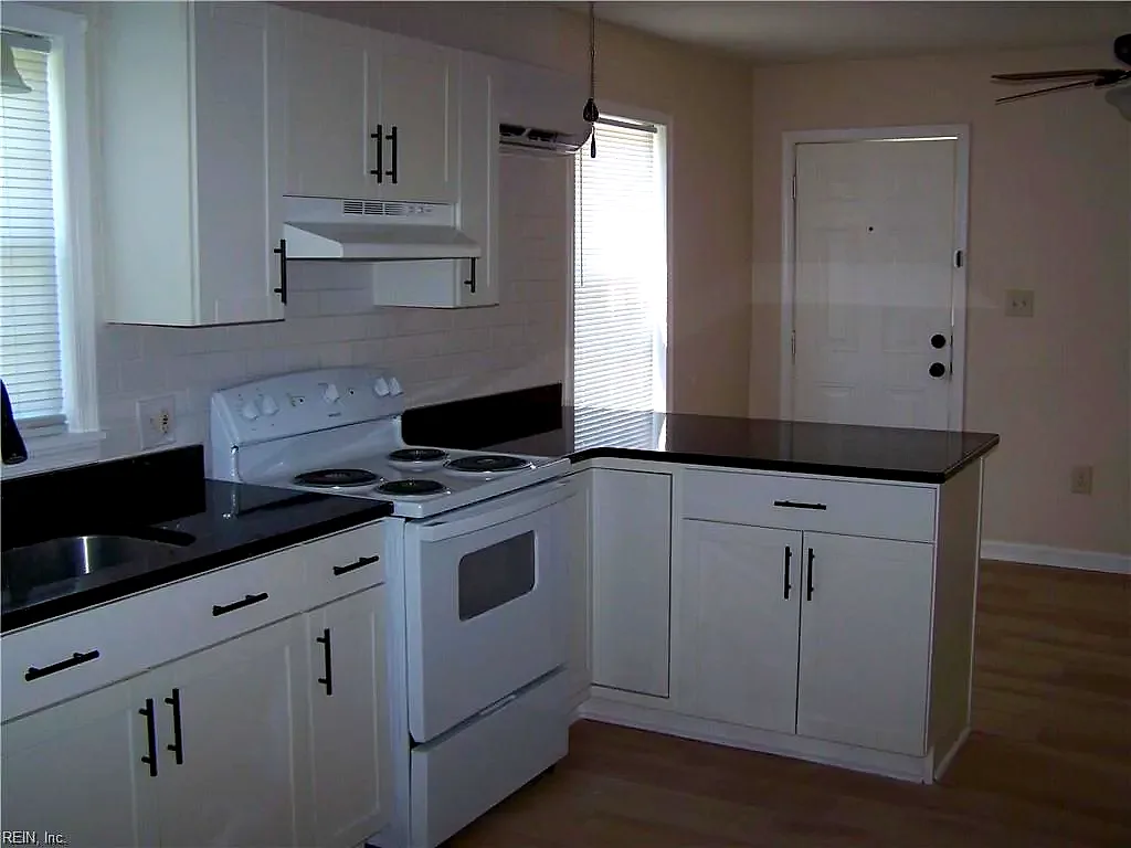 205 B Hall ST, FRANKLIN VA 23851 thumb 7