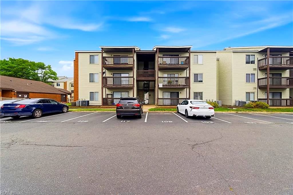 103 Haverford CT #2, HAMPTON VA 23666 - Main photo
