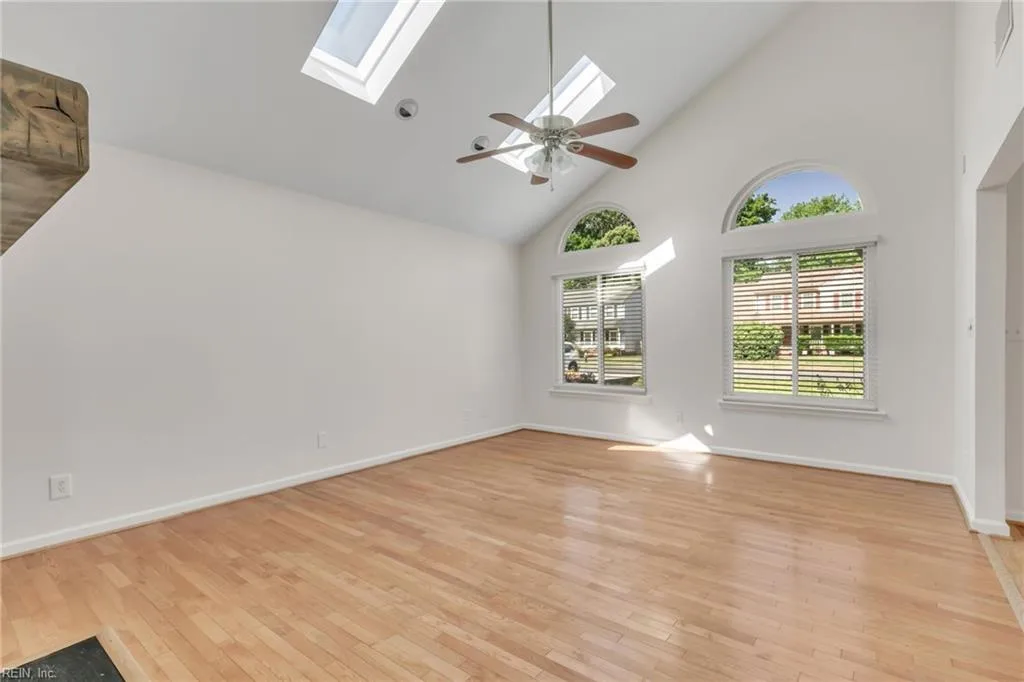 121 Gardenville DR, YORKTOWN VA 23693 thumb 8