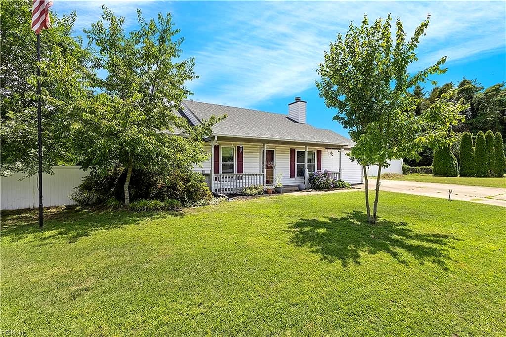 879 Maple CT, SMITHFIELD VA 23430 - Photo 4