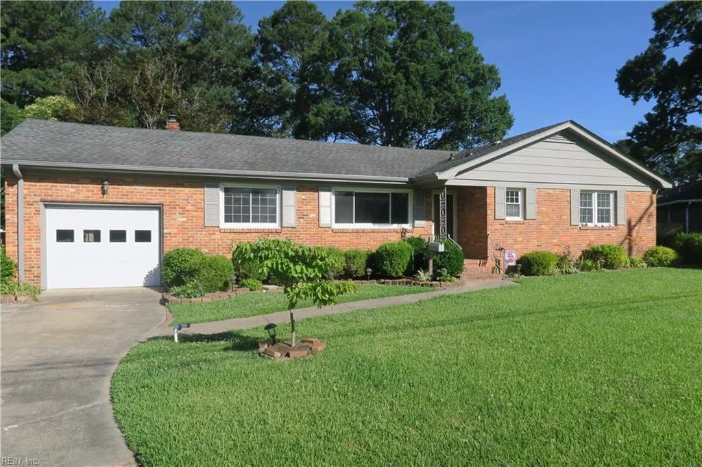 1389 Lakeside RD, VIRGINIA BEACH VA 23455 - Photo 2