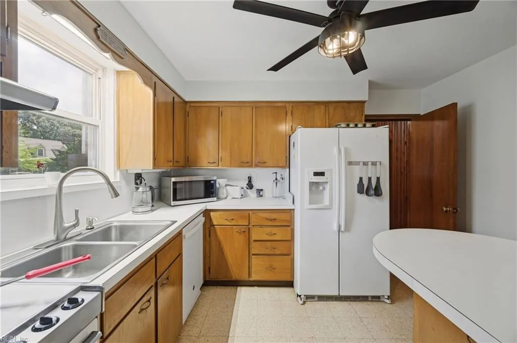 8591 Margaret AVE, NORFOLK VA 23503 thumb 11
