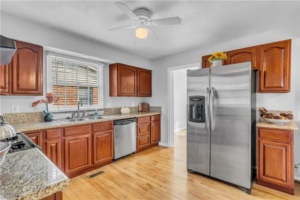 1447 Lake Forest DR, PORTSMOUTH VA 23701 thumb 8