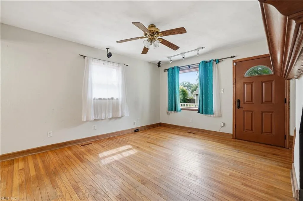 1338 Boxwood CIR, NORFOLK VA 23518 thumb 8