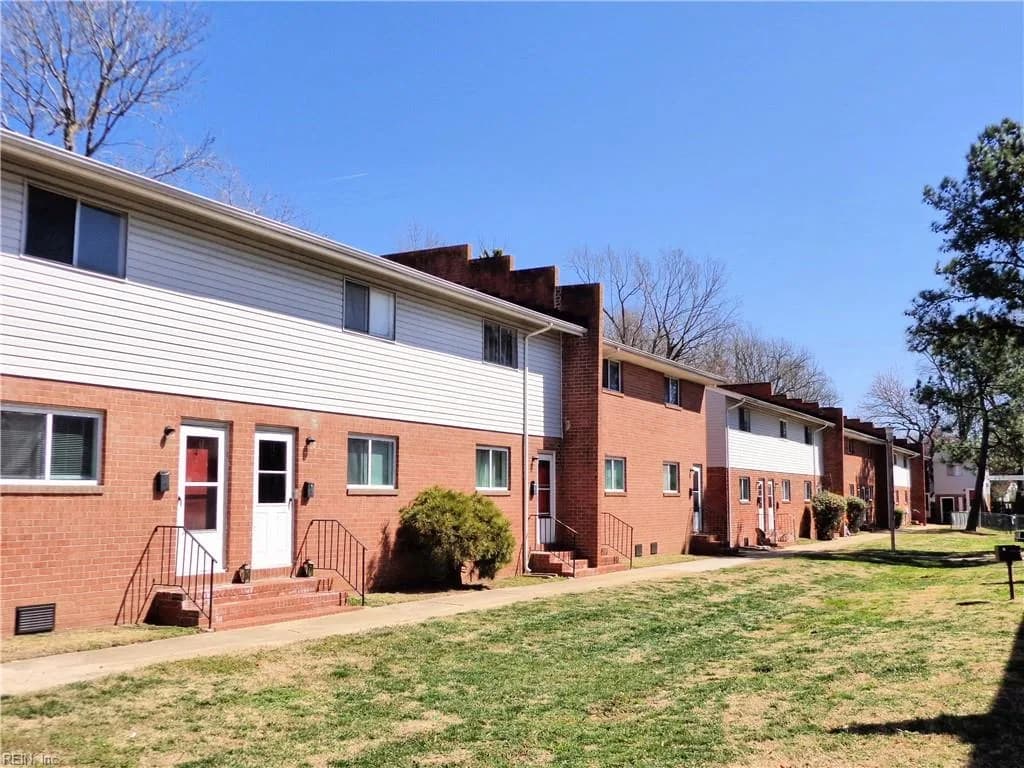 1625 W Pembroke AVE #36, HAMPTON VA 23661 - Photo 2
