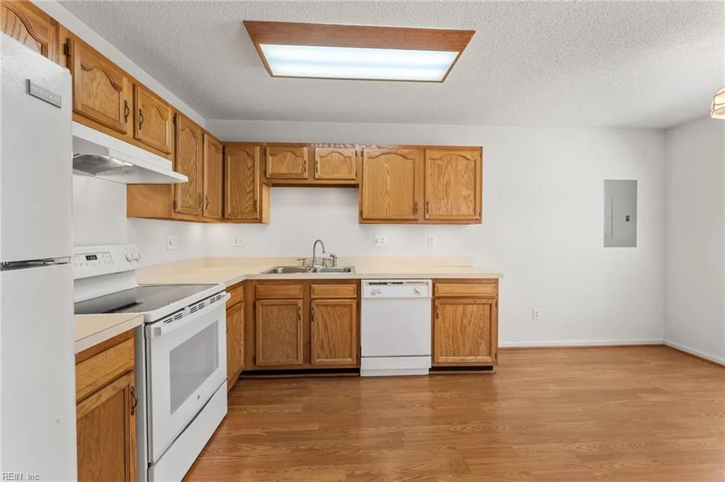 332 Town Pointe WAY, NEWPORTNEWS VA 23601 thumb 10