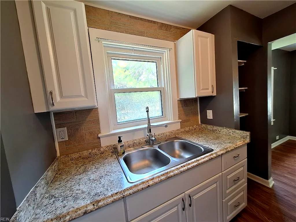 3 S Stuart RD, NEWPORT NEWS VA 23605 thumb 8