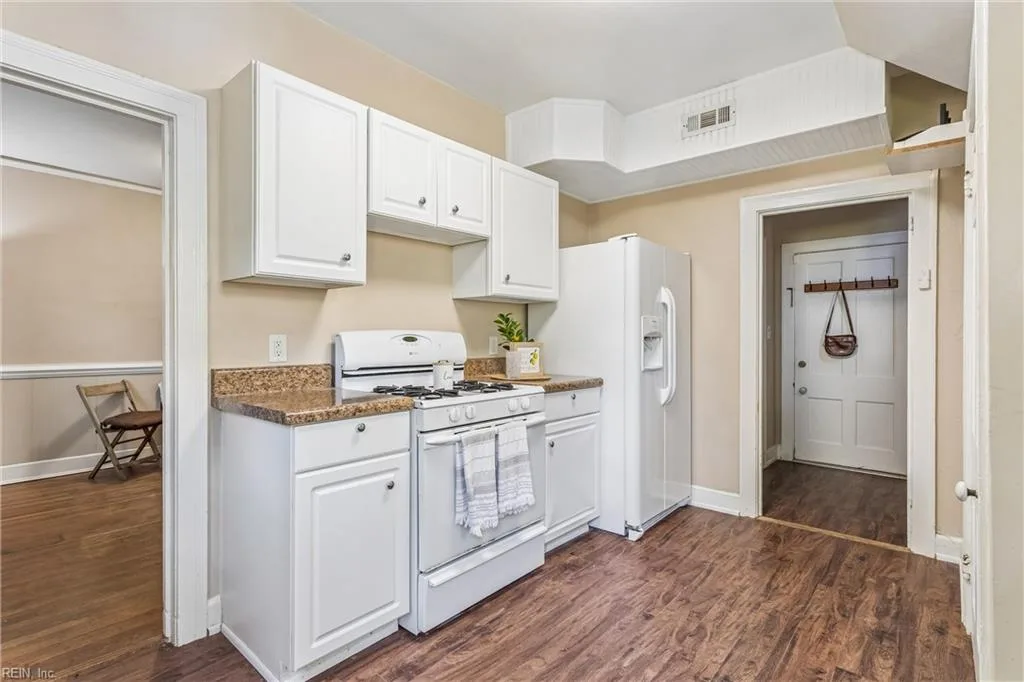 218 Palen AVE, NEWPORTNEWS VA 23601 thumb 12