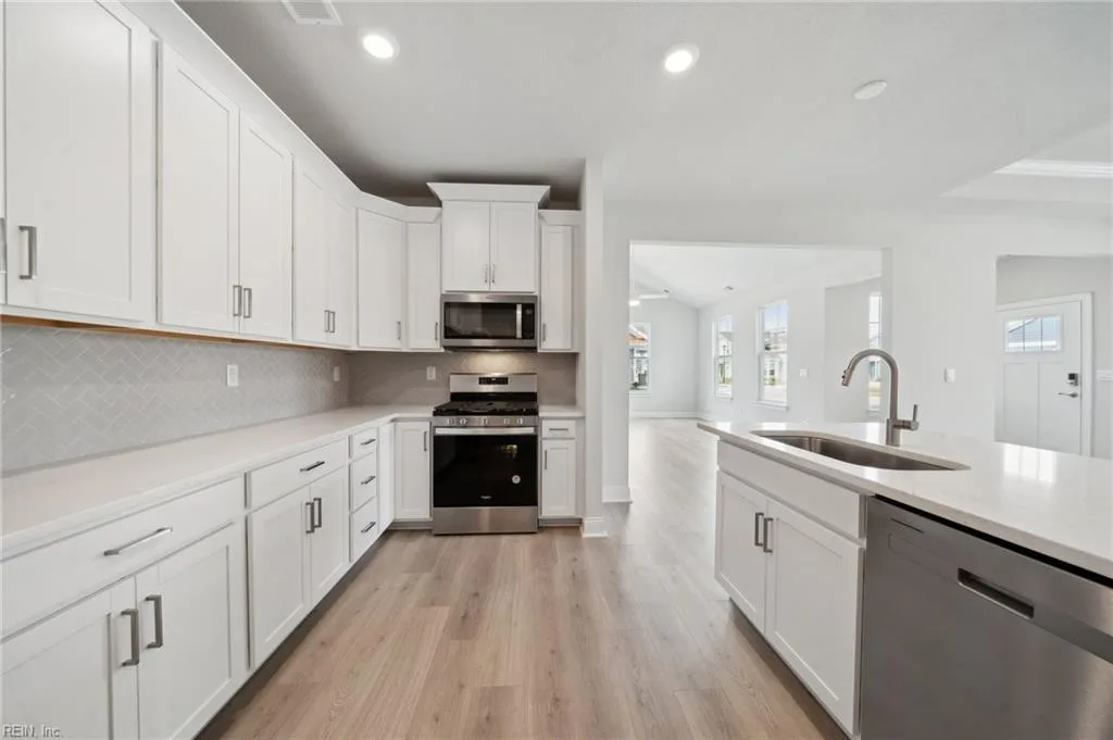 2160 Edwin DR, CHESAPEAKE VA 23322 thumb 12