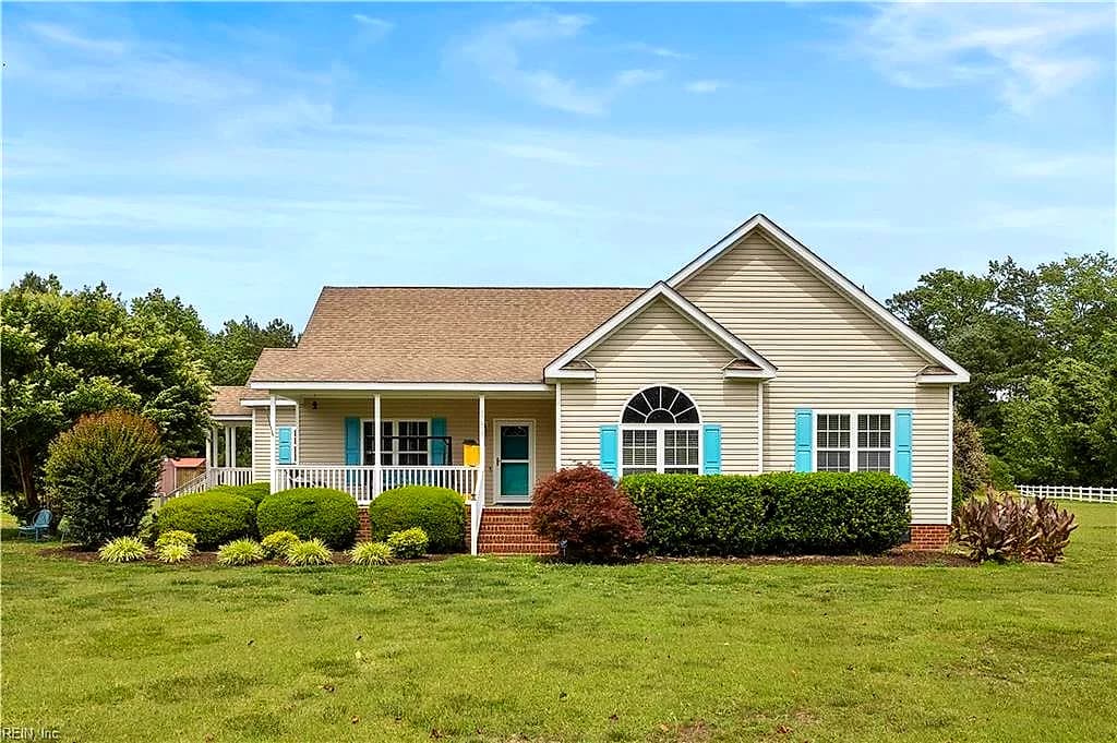 17403 Carroll Bridge RD, WINDSOR VA 23487 - Main photo