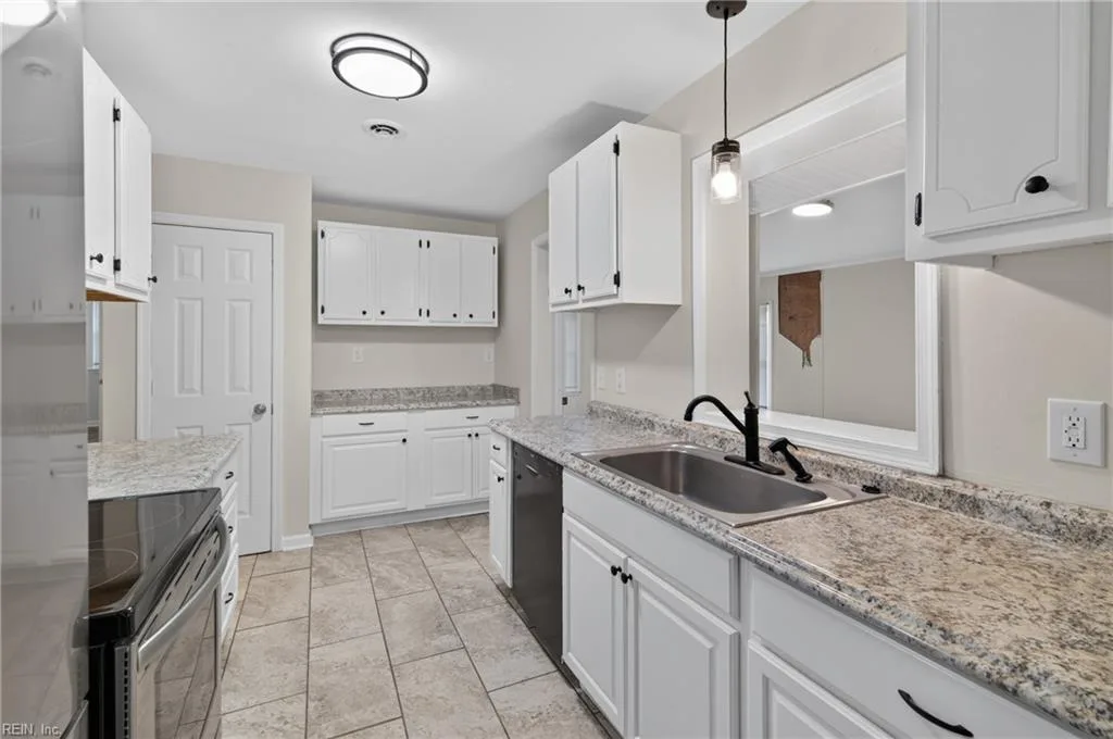 1049 E Little Back River RD, HAMPTON VA 23669 thumb 7