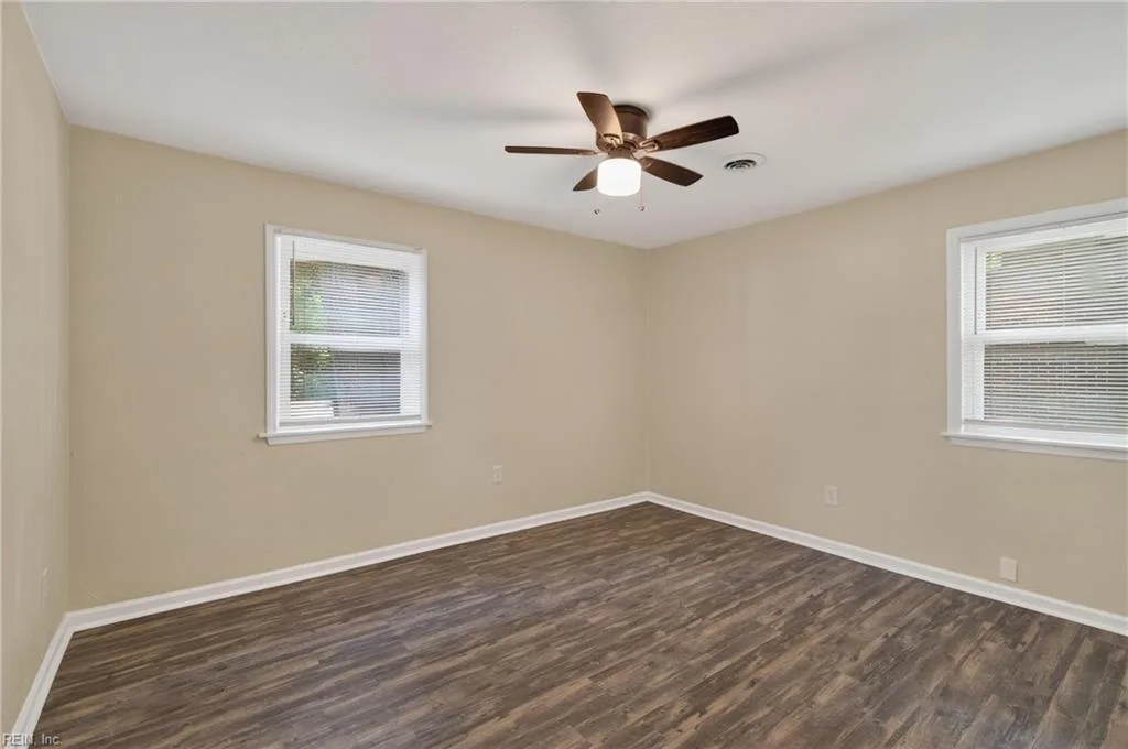 1049 E Little Back River RD, HAMPTON VA 23669 thumb 8