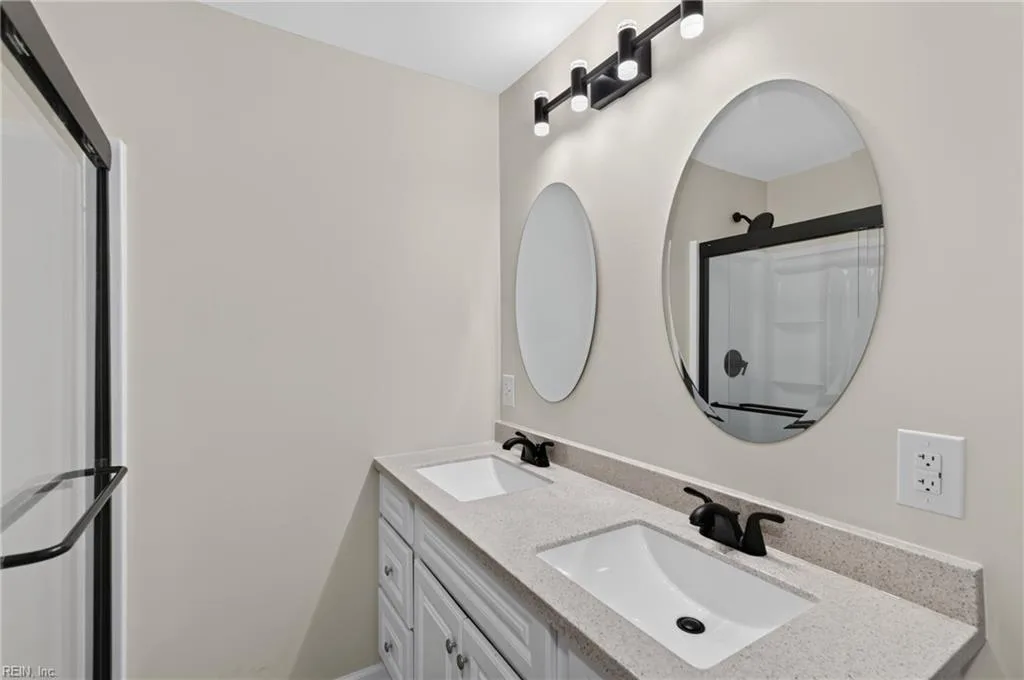 1049 E Little Back River RD, HAMPTON VA 23669 thumb 9