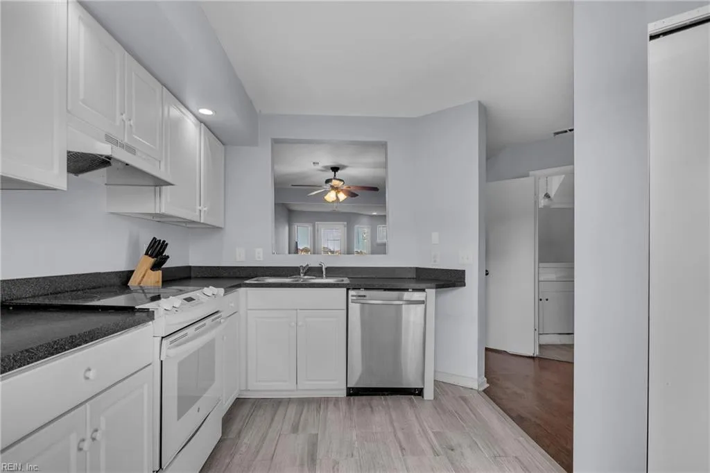 71 Waters Edge CIR, HAMPTON VA 23669 thumb 10