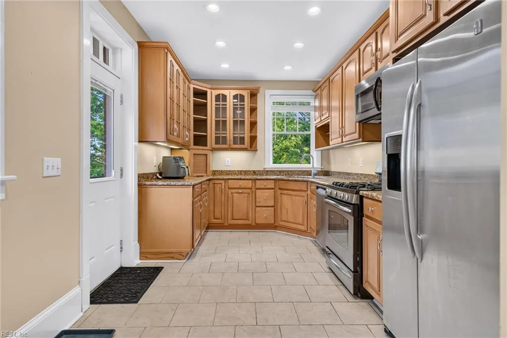 736 W Princess Anne RD #402, NORFOLK VA 23517 thumb 6