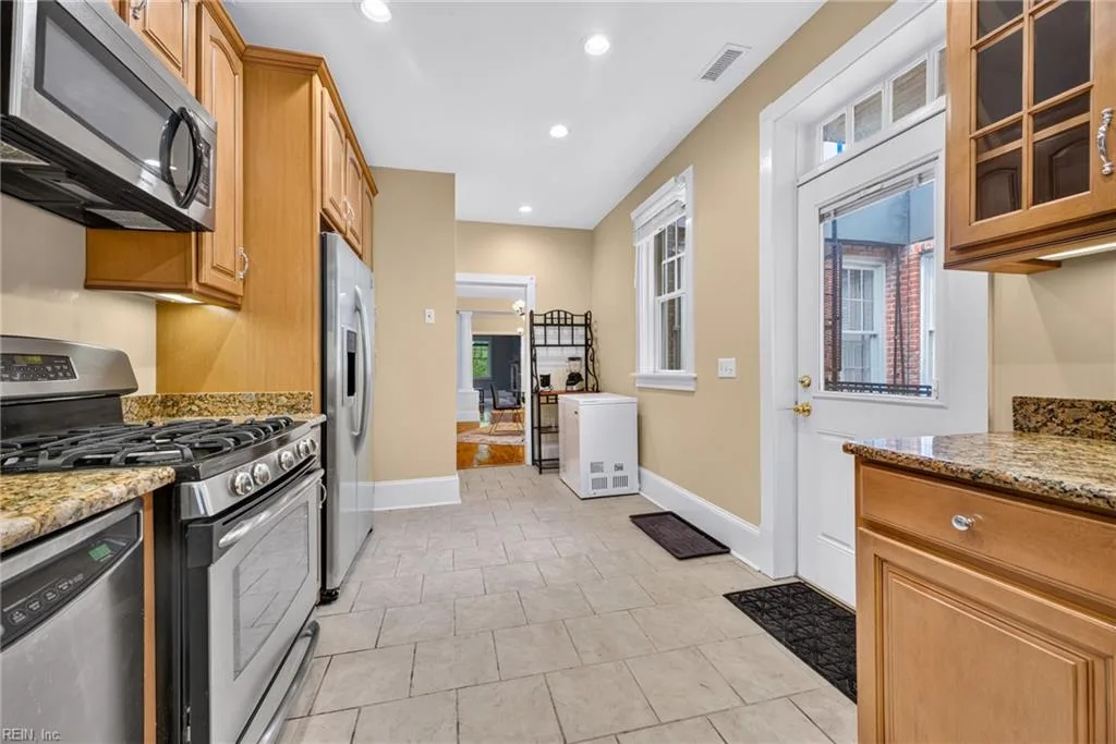 736 W Princess Anne RD #402, NORFOLK VA 23517 thumb 8