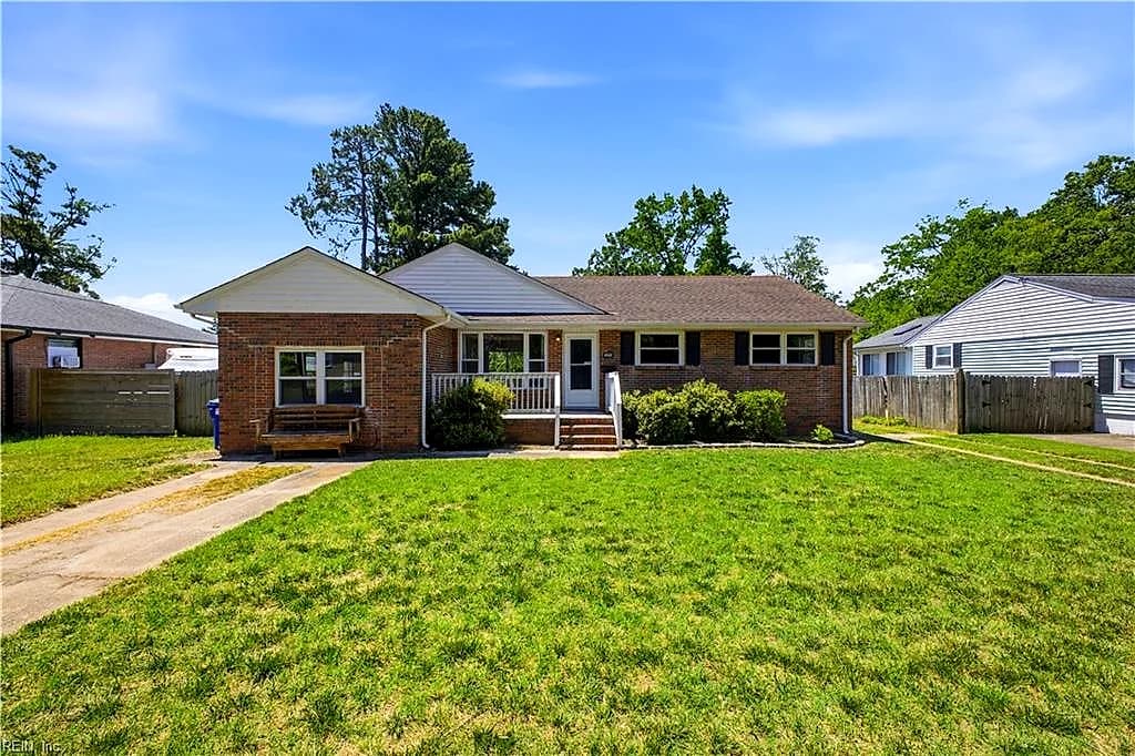 8450 Lynn River RD, NORFOLK VA 23503 - Main photo
