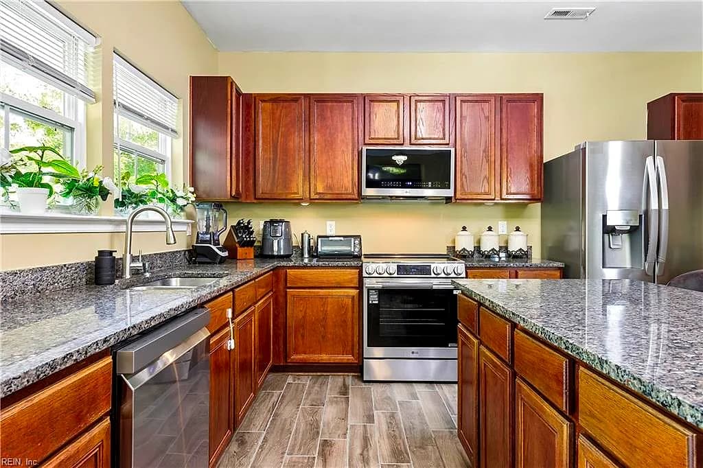 219 Dogwood RD, YORKTOWN VA 23690 thumb 9
