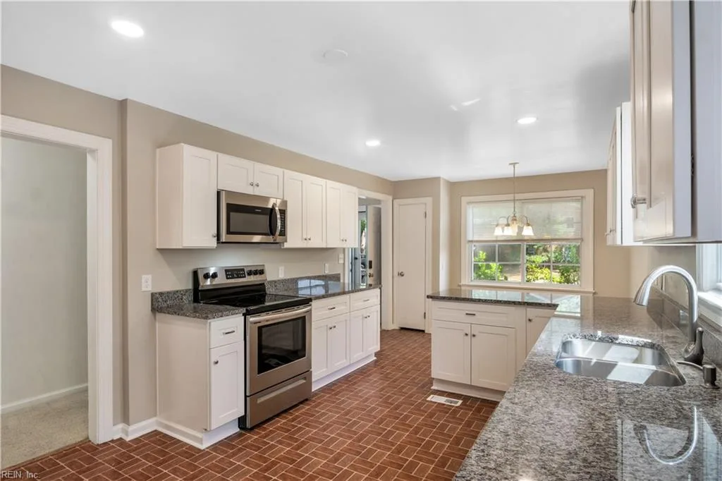 113 Glovers CT, CHESAPEAKE VA 23322 thumb 7