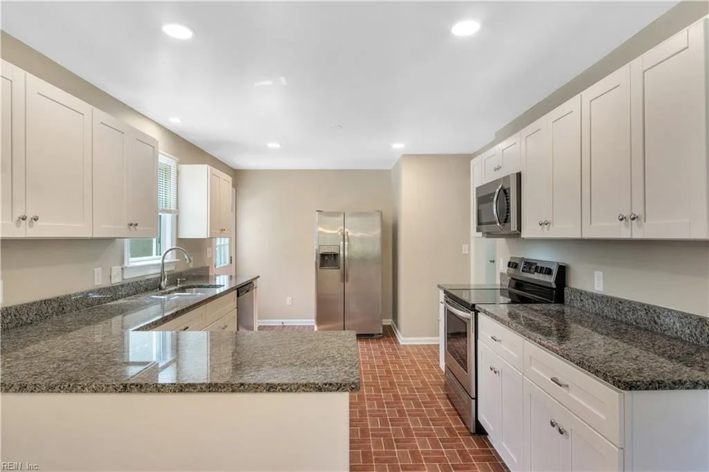113 Glovers CT, CHESAPEAKE VA 23322 thumb 8