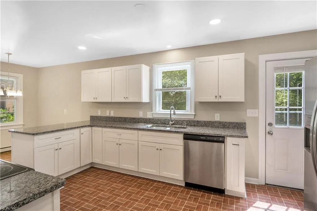 113 Glovers CT, CHESAPEAKE VA 23322 thumb 10