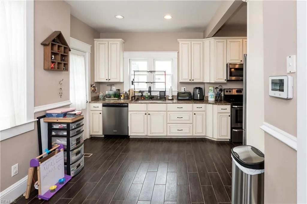 1601 Ashland AVE, NORFOLK VA 23509 thumb 9
