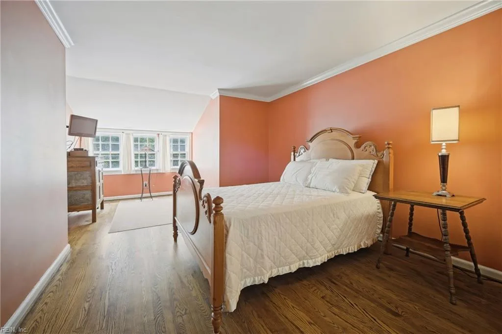 819 Botetourt GDNS, NORFOLK VA 23507 thumb 12