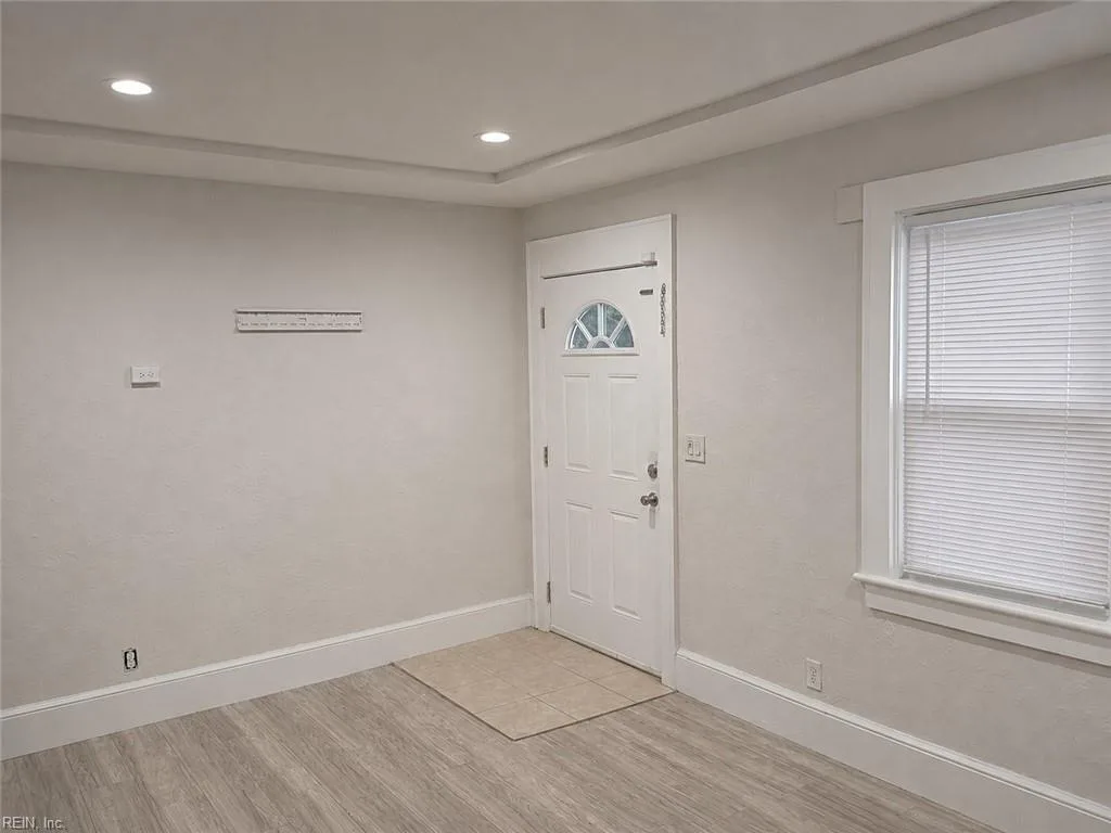 3714 Pamlico CIR, NORFOLK VA 23513 thumb 7