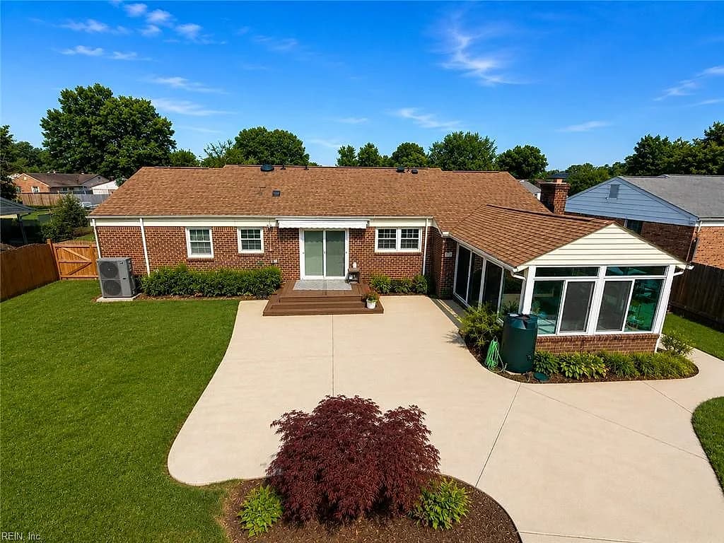 656 Copper Kettle DR, VIRGINIA BEACH VA 23464 - Photo 2