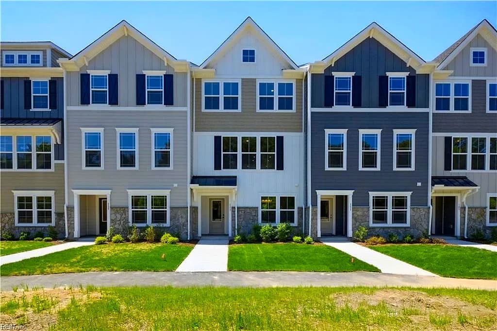 13 Bracewell LN, YORKTOWN VA 23692 - Main photo