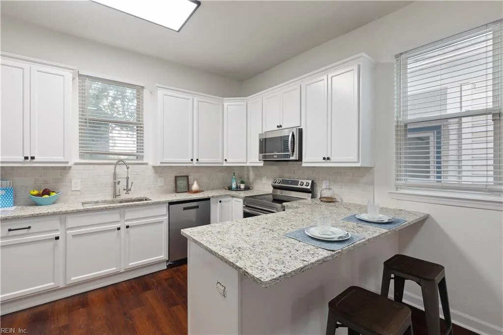 205 W 36th ST, NORFOLK VA 23504 thumb 6
