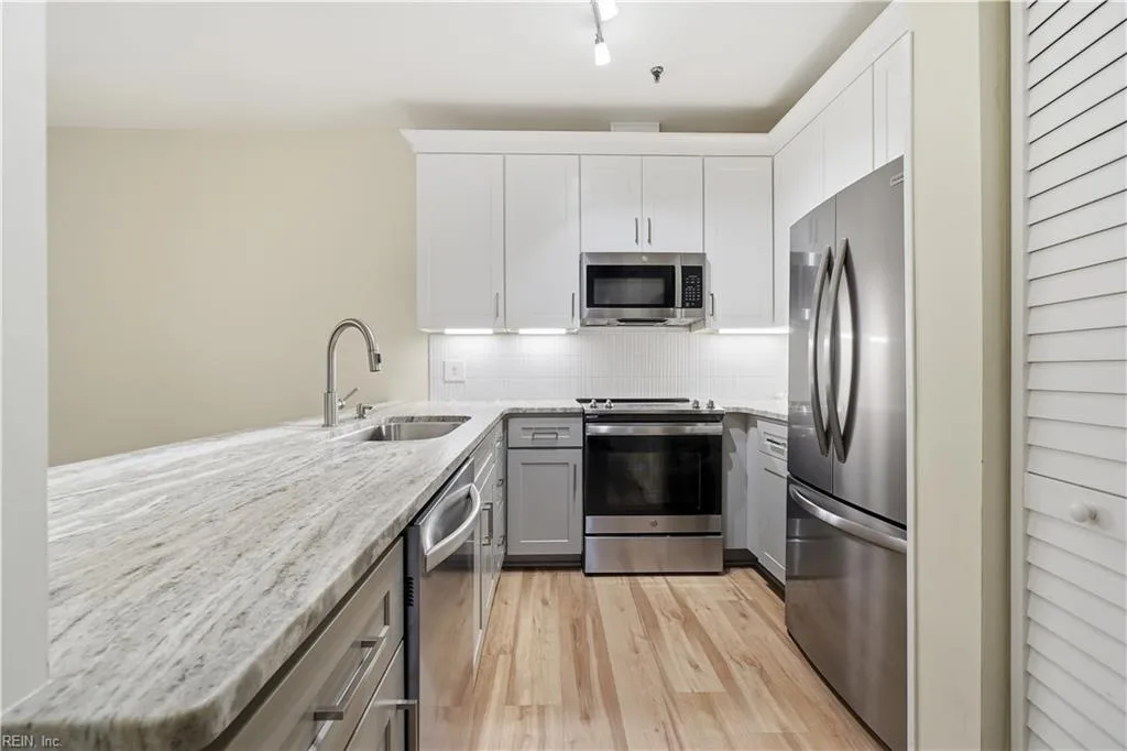 230 College PL ##215, NORFOLK VA 23510 thumb 7
