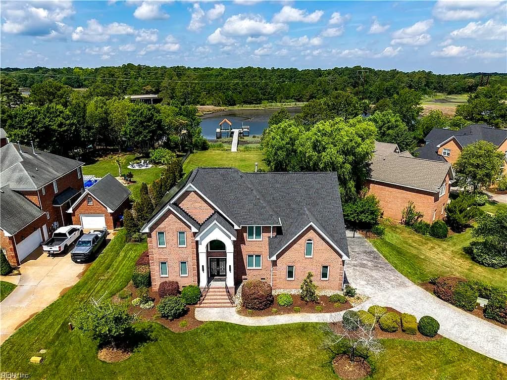 1905 Lancing Crest LN, CHESAPEAKE VA 23323 - Main photo