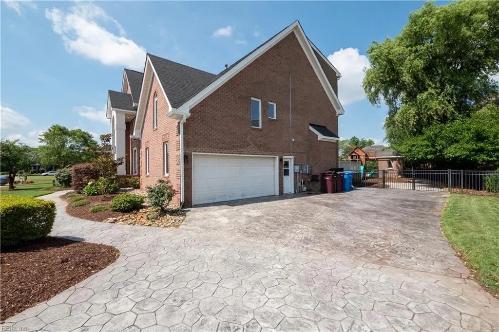 1905 Lancing Crest LN, CHESAPEAKE VA 23323 - Photo 4