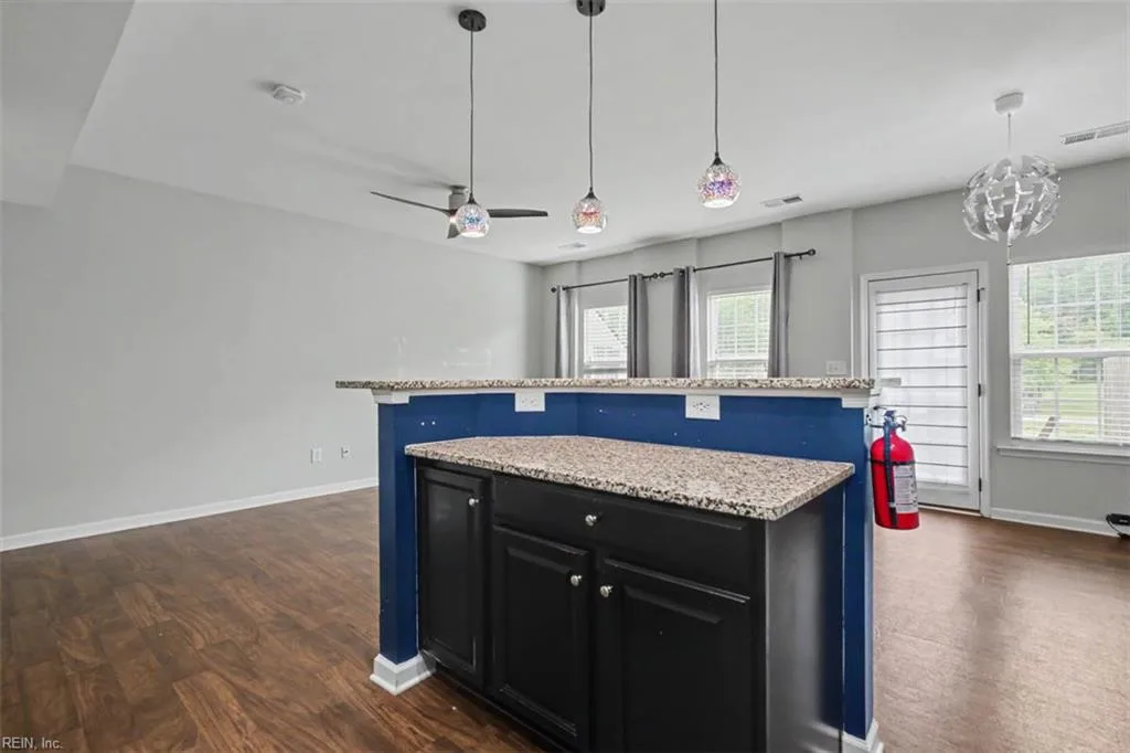 113 Hale CIR, YORKTOWN VA 23690 thumb 11