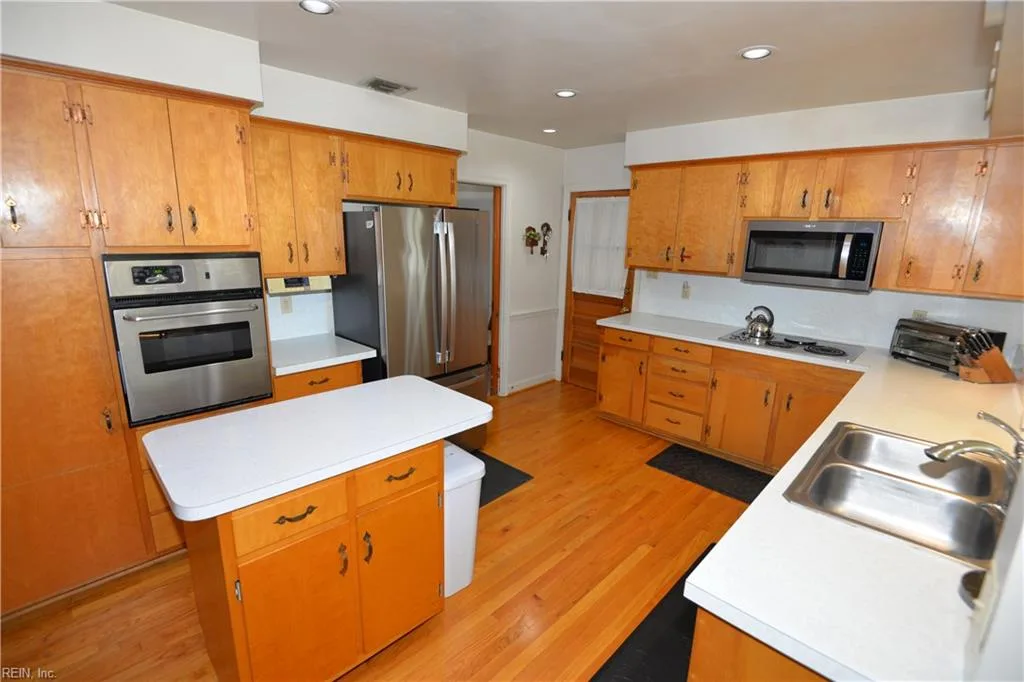 1721 N Alanton DR, VIRGINIABEACH VA 23454 thumb 9