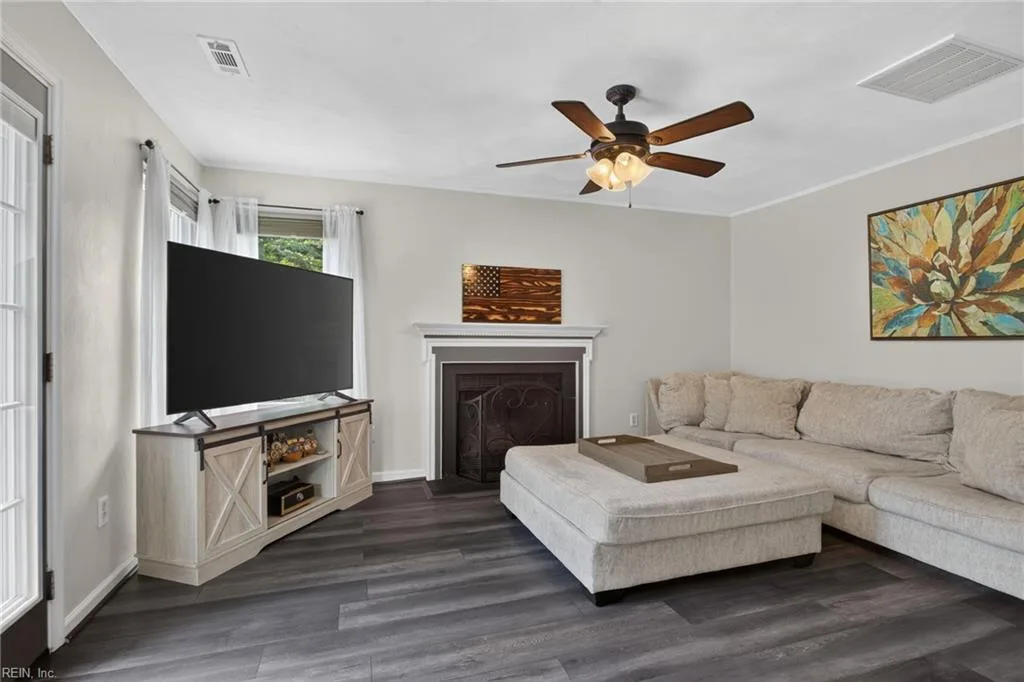 114 Maurice CT, YORKTOWN VA 23690 thumb 12