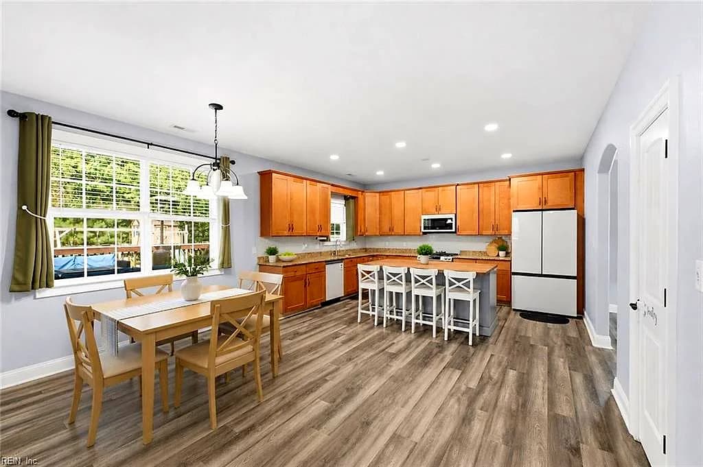 568 Waters RD, CHESAPEAKE VA 23322 thumb 12