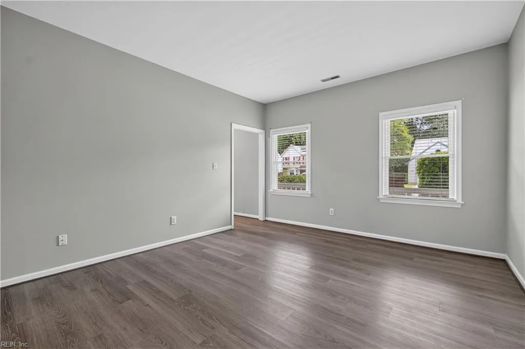 105 Ivy ARCH, YORKTOWN VA 23693 thumb 6