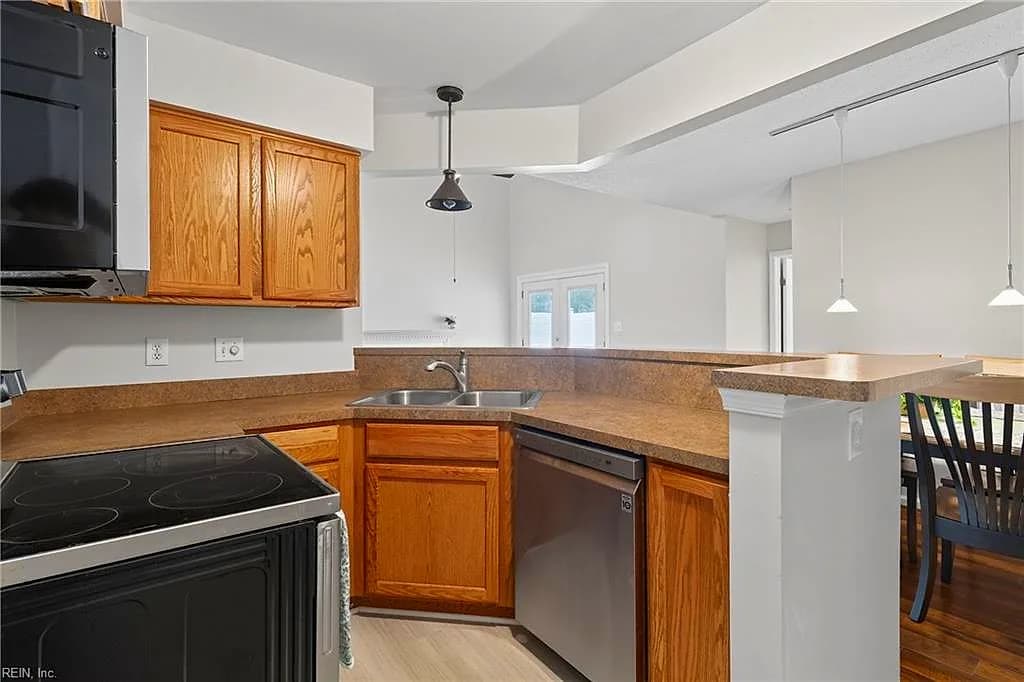 91 Madison CHSE, HAMPTON VA 23666 thumb 9